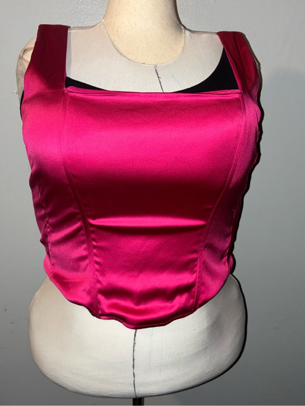 Torrid Satin Sleeveless Corset Top — Pink Peacock — Size 2 NWOT